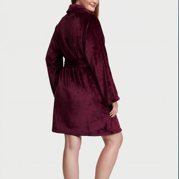 VICTORIA'S SECRET
Short Cozy Robe - NEW - Picture 3 of 3